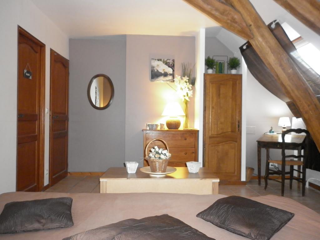 La Chartreuse Poilly-sur-Tholon Phòng bức ảnh
